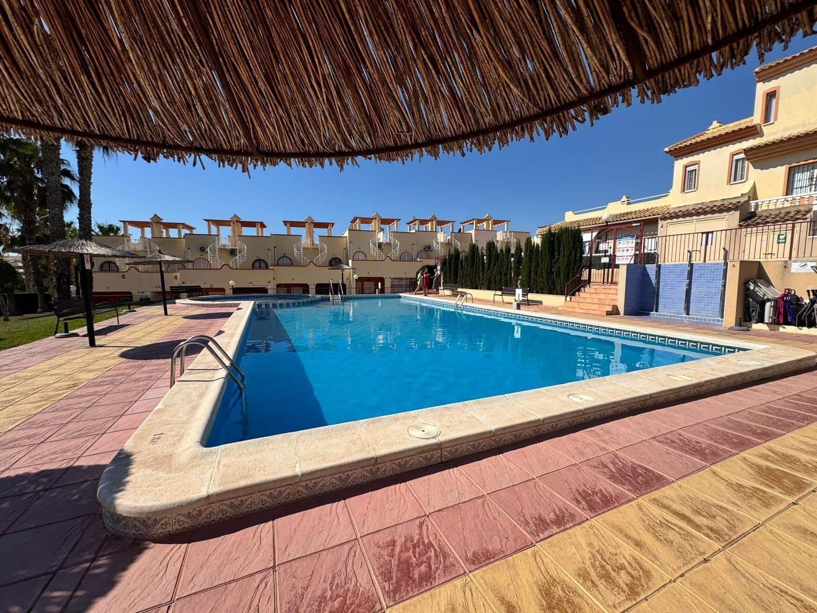 3 sypialnia Dom szeregowy na sprzedaż w Filipinas z basenem garażem - 210 000 € (Ref: 9034448)