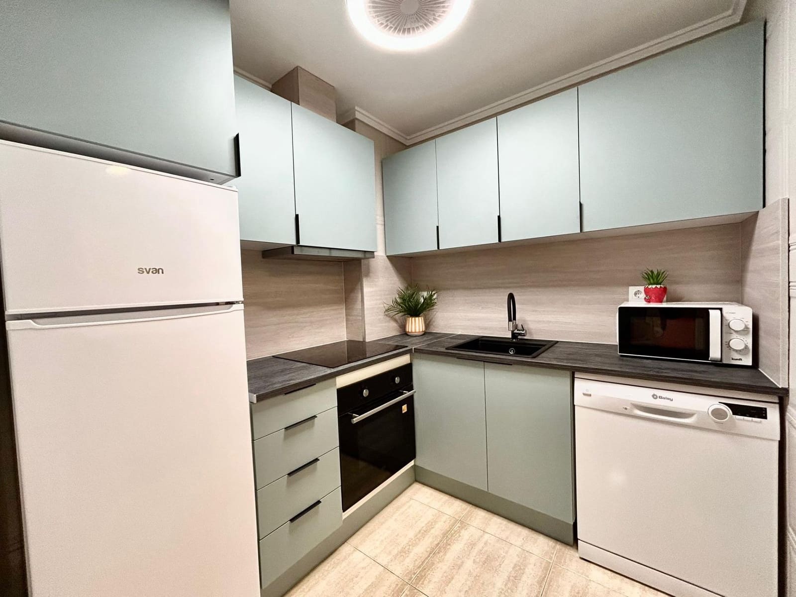 Apartamento de 2 habitaciones en Torrevieja en venta - 169.000 € (Ref: 9036563)