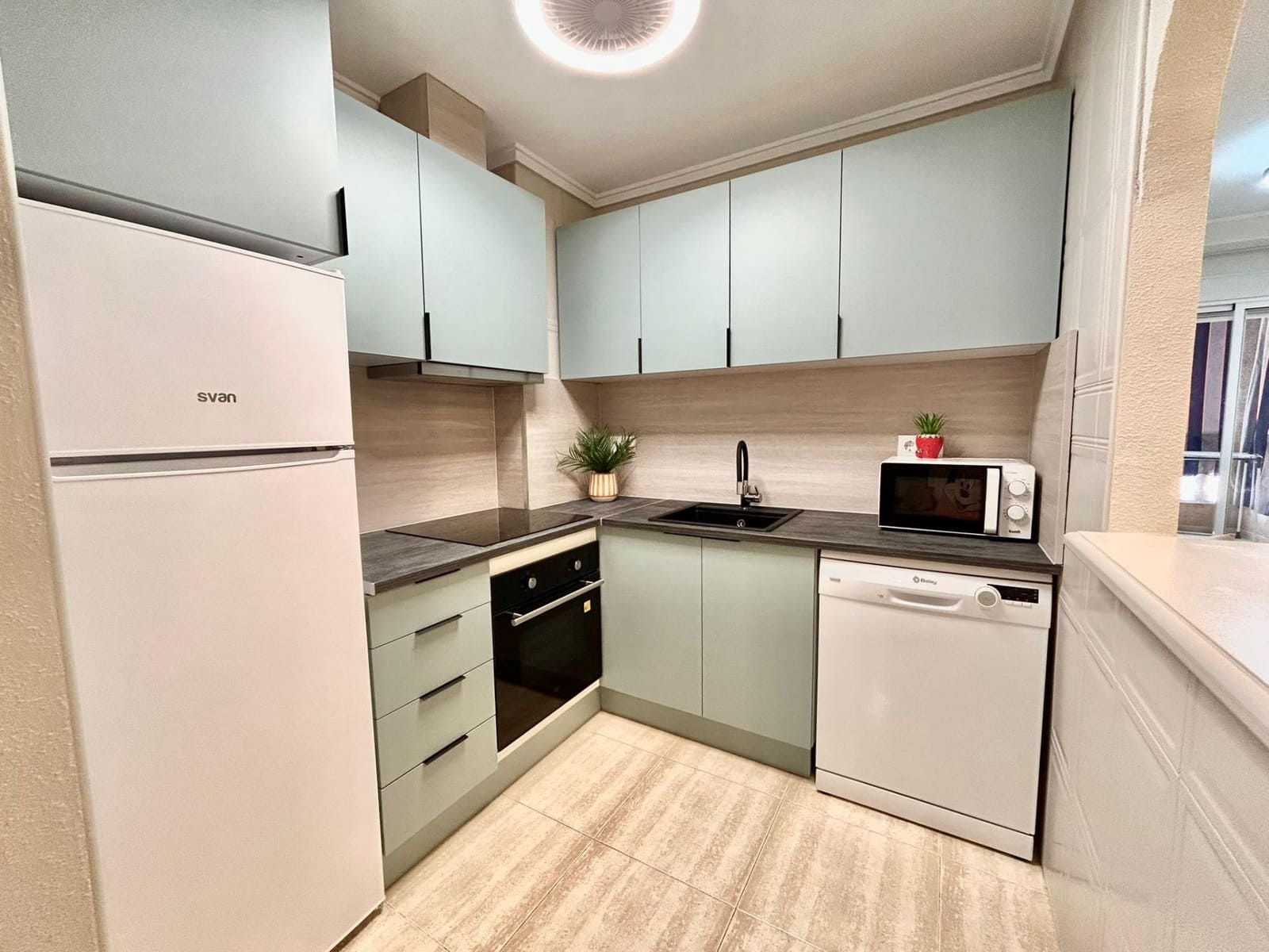 Apartamento de 2 habitaciones en Torrevieja en venta - 169.000 € (Ref: 9036563)