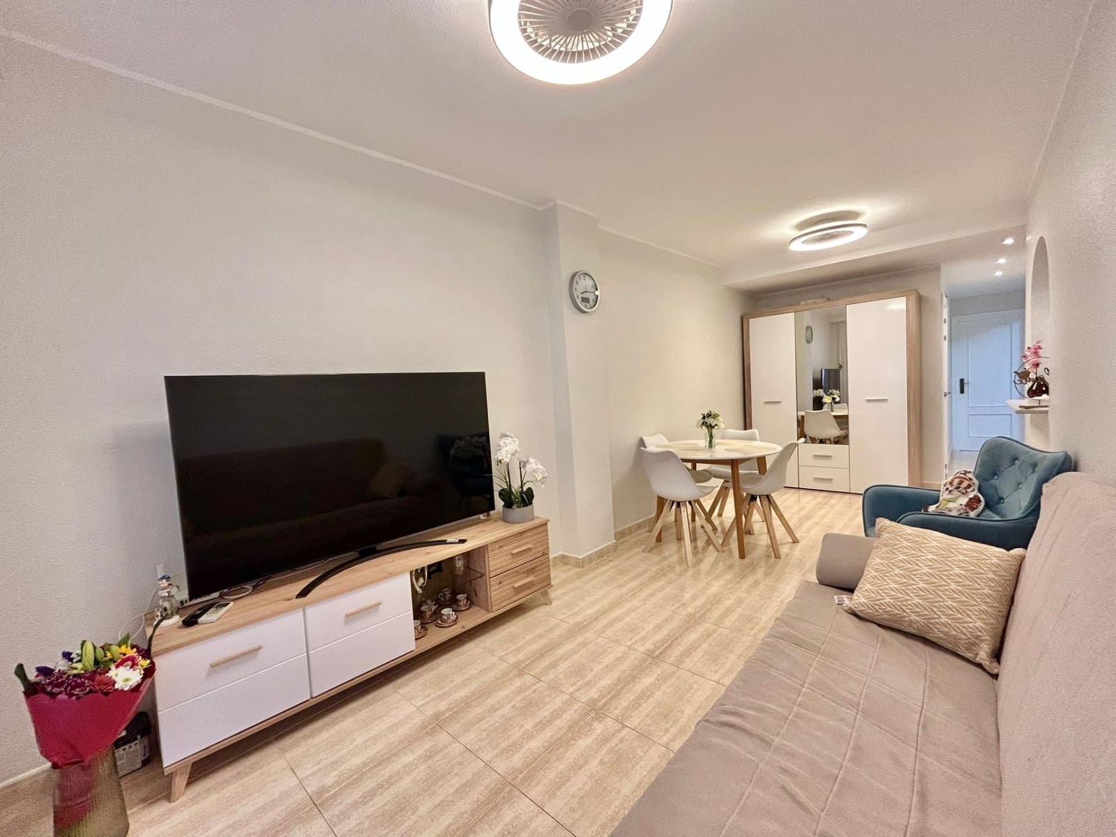 Apartamento de 2 habitaciones en Torrevieja en venta - 169.000 € (Ref: 9036563)