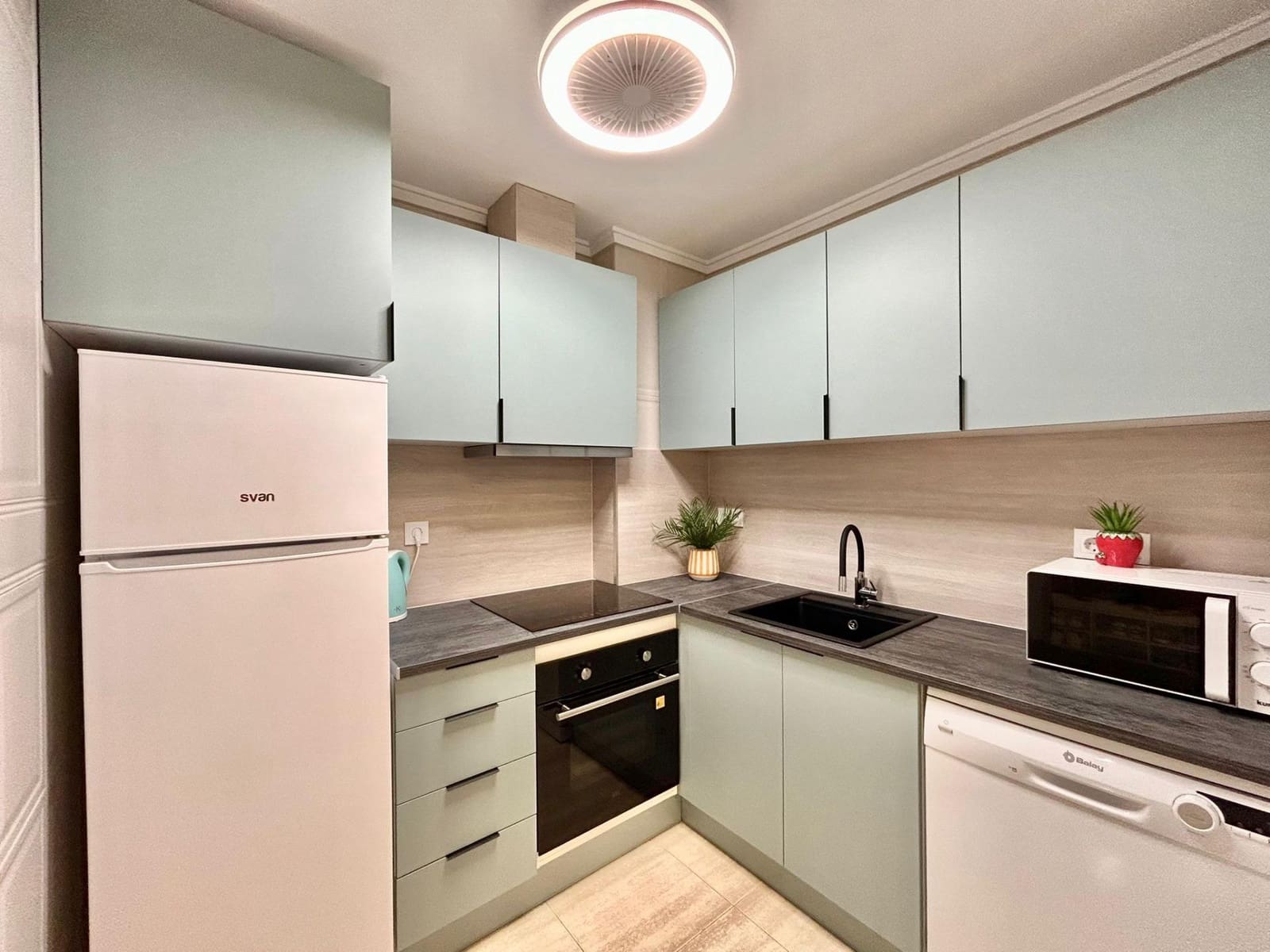 Apartamento de 2 habitaciones en Torrevieja en venta - 169.000 € (Ref: 9036563)