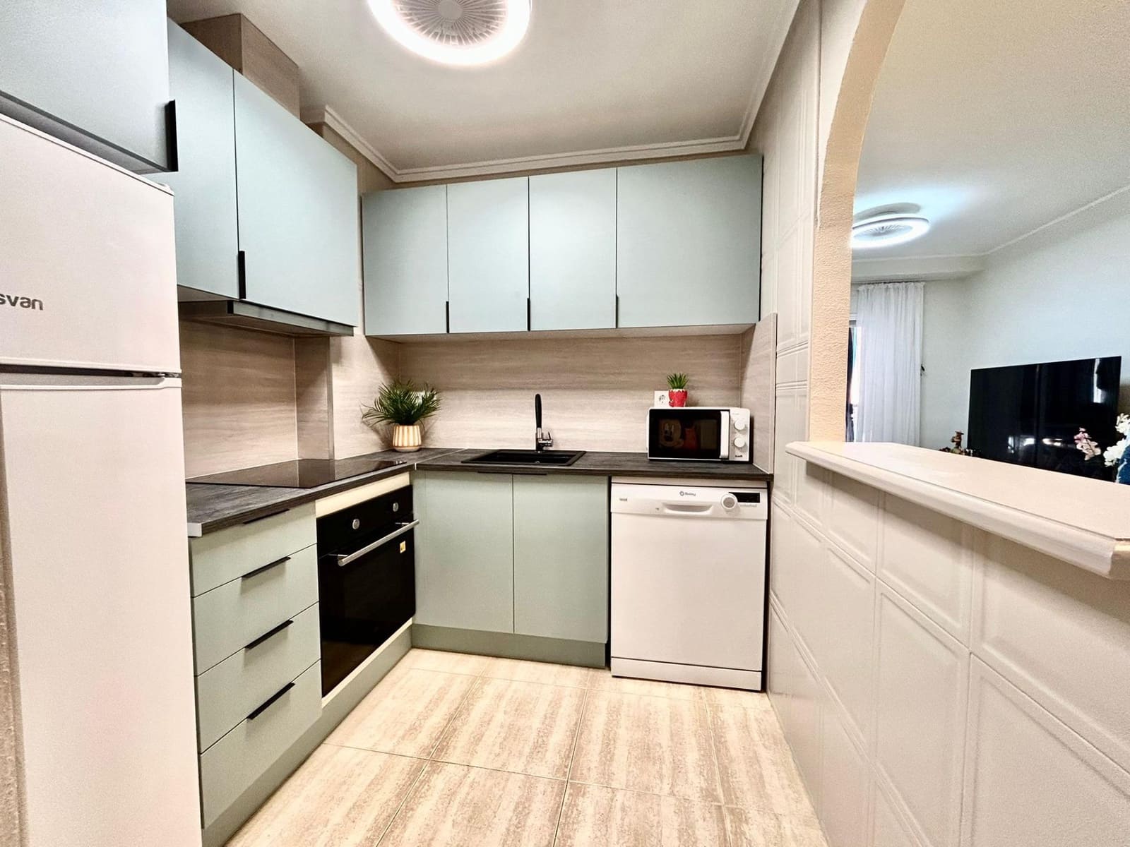 Apartamento de 2 habitaciones en Torrevieja en venta - 169.000 € (Ref: 9036563)