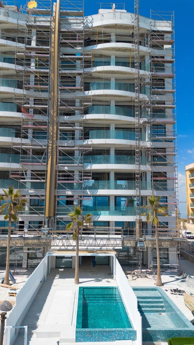 5 sypialnia Apartament na sprzedaż w La Manga del Mar Menor z basenem garażem - 800 000 € (Ref: 9048739)