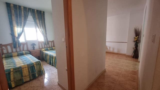 Apartamento de 2 habitaciones en Centro, Torrevieja en venta con piscina - 139.900 € (Ref: 9062316)