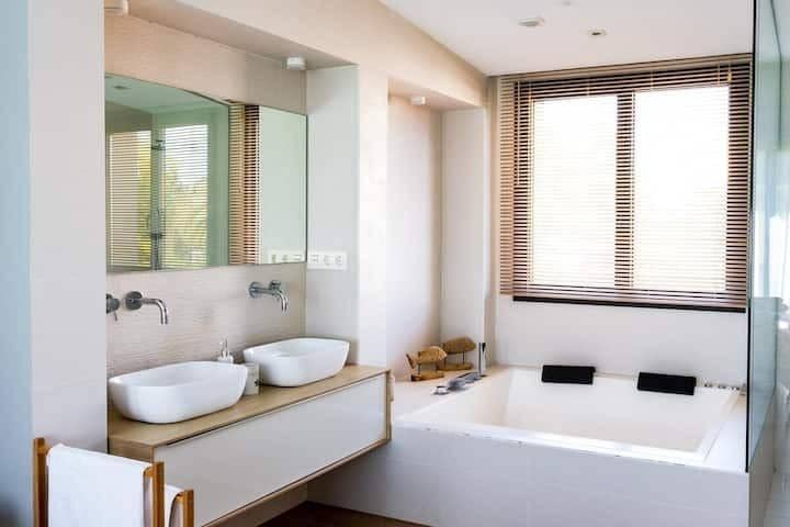 4 soveværelse Villa til salg i Gijon med garage - € 795.000 (Ref: 9068804)