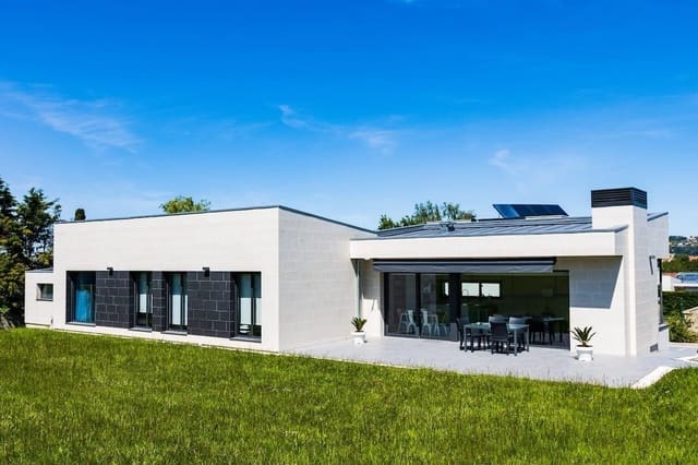 4 soveværelse Villa til salg i Gijón med garage - € 795.000 (Ref: 9068804)