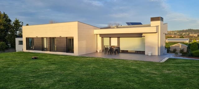 4 soveværelse Villa til salg i Gijón med garage - € 795.000 (Ref: 9068804)