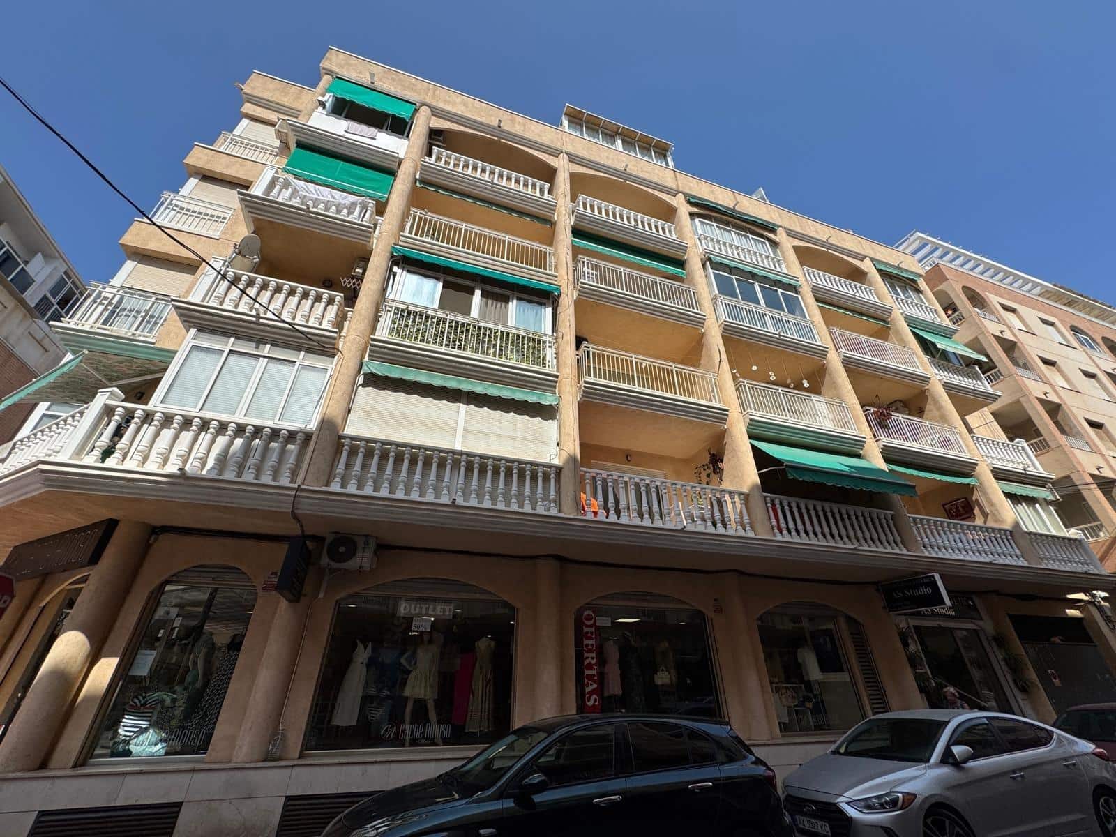 Studio te koop in Torrevieja met zwembad - € 79.900 (Ref: 9077930)