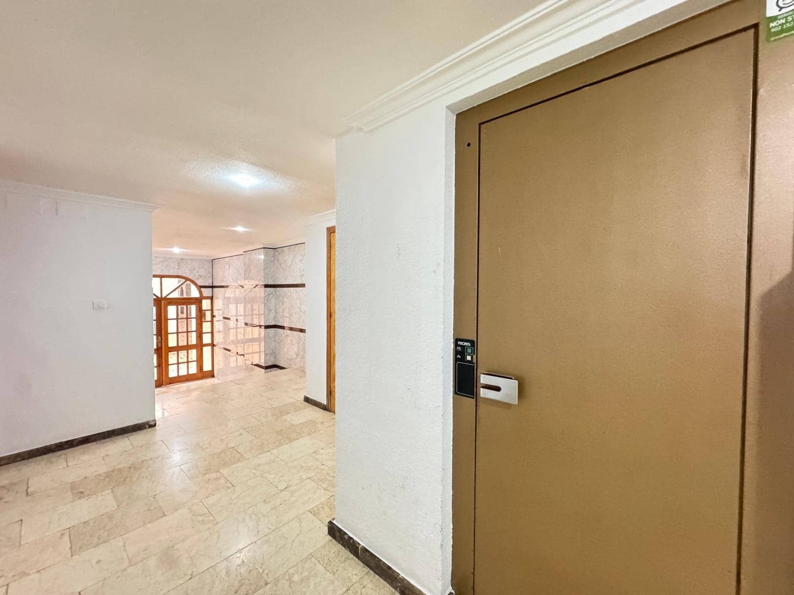 Studio te koop in Torrevieja met zwembad - € 79.900 (Ref: 9077930)