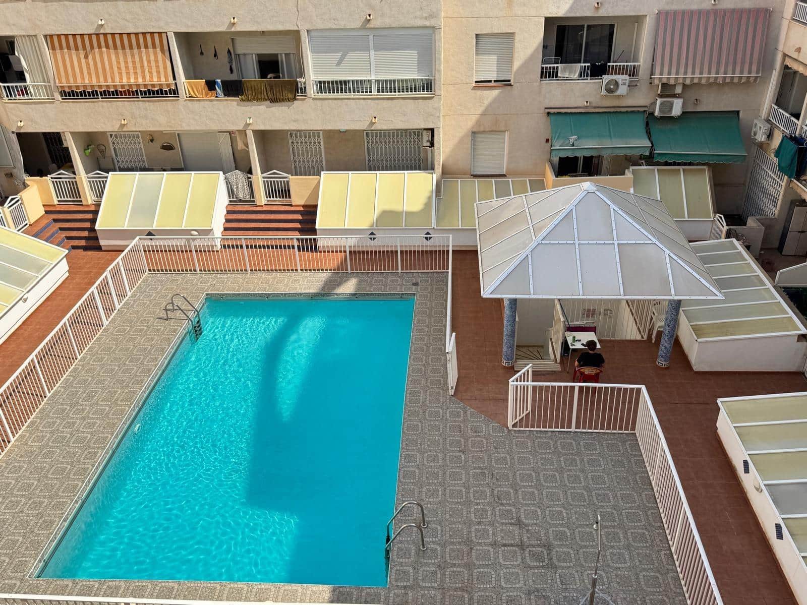 Studio te koop in Torrevieja met zwembad - € 79.900 (Ref: 9077930)