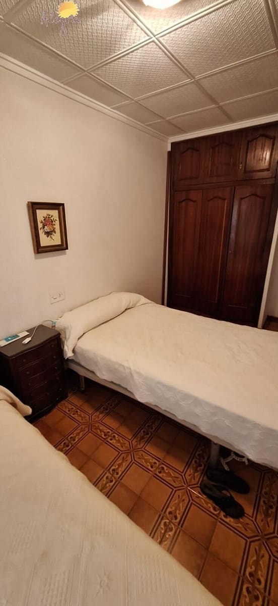 Piso de 3 habitaciones en Torrevieja en venta con garaje - 232.000 € (Ref: 9085245)