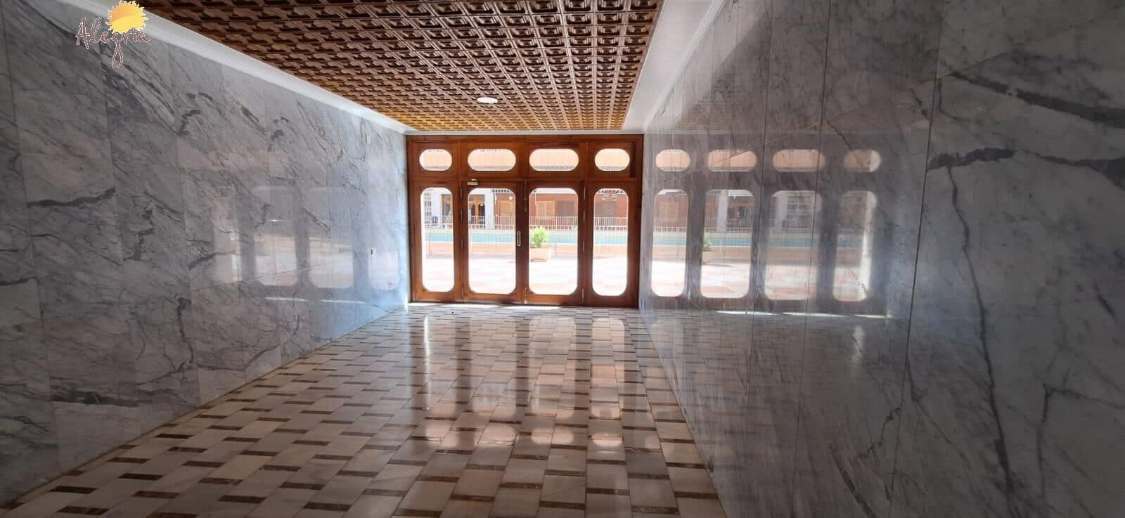 Piso de 3 habitaciones en Torrevieja en venta con garaje - 232.000 € (Ref: 9085245)