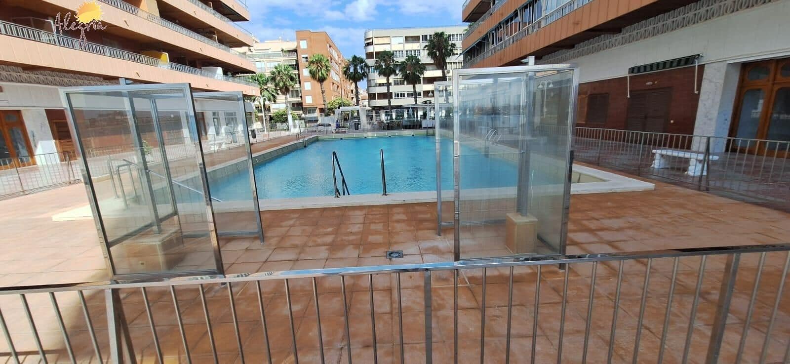 Piso de 3 habitaciones en Torrevieja en venta con garaje - 232.000 € (Ref: 9085245)