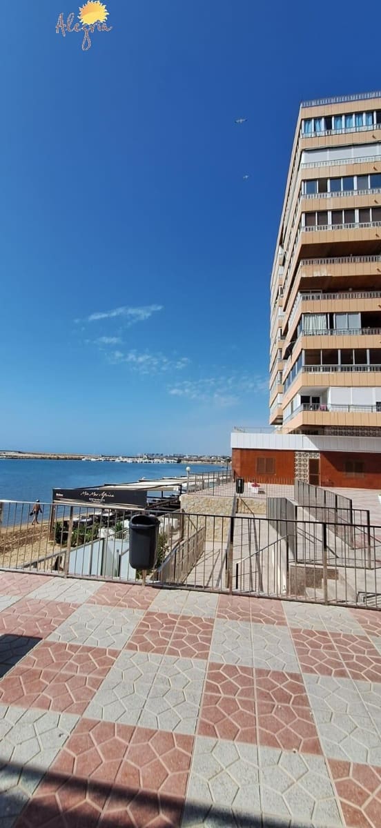 Piso de 3 habitaciones en Torrevieja en venta con garaje - 232.000 € (Ref: 9085245)