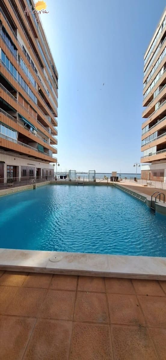 Piso de 3 habitaciones en Torrevieja en venta con garaje - 232.000 € (Ref: 9085245)