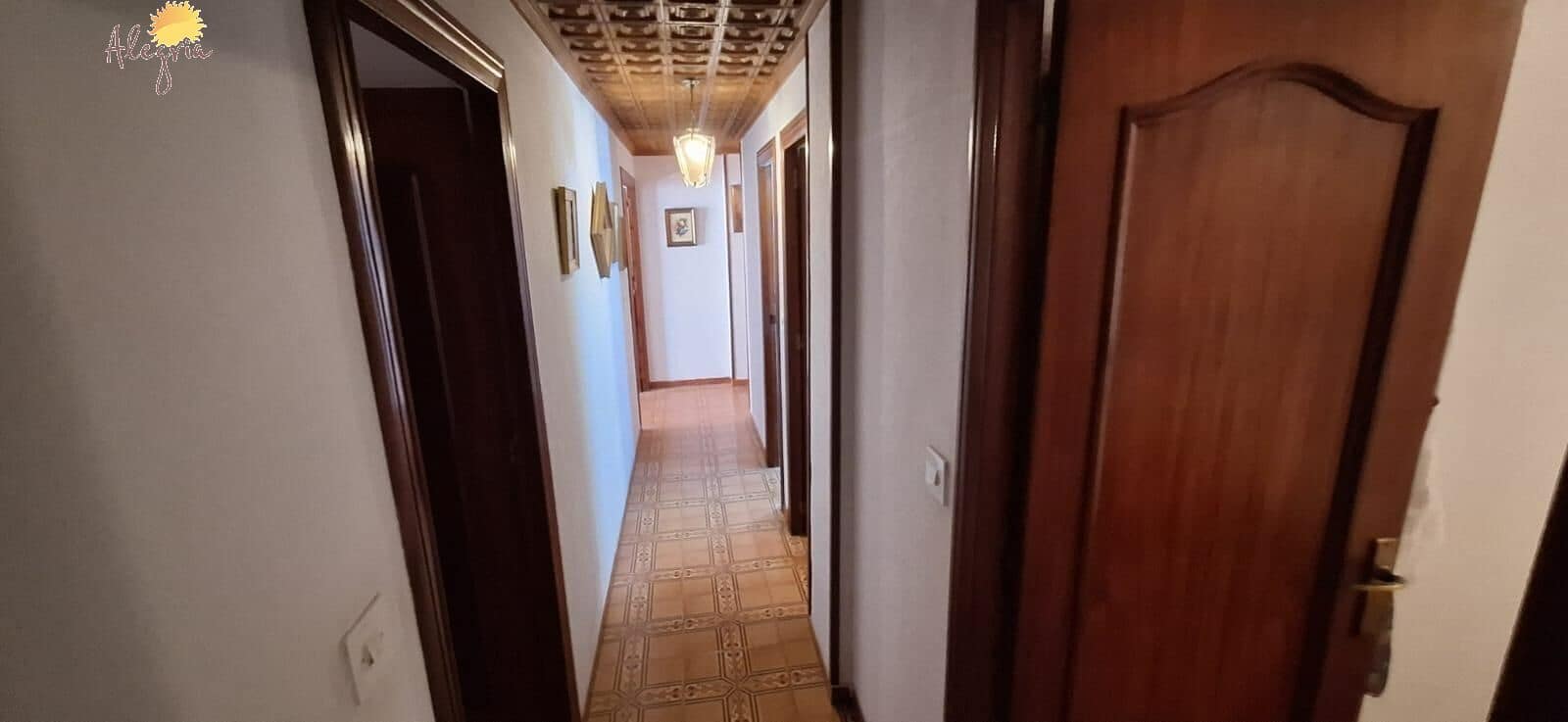 Piso de 3 habitaciones en Torrevieja en venta con garaje - 232.000 € (Ref: 9085245)
