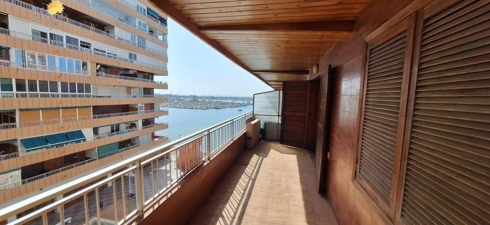 Piso de 3 habitaciones en Torrevieja en venta con garaje - 232.000 € (Ref: 9085245)