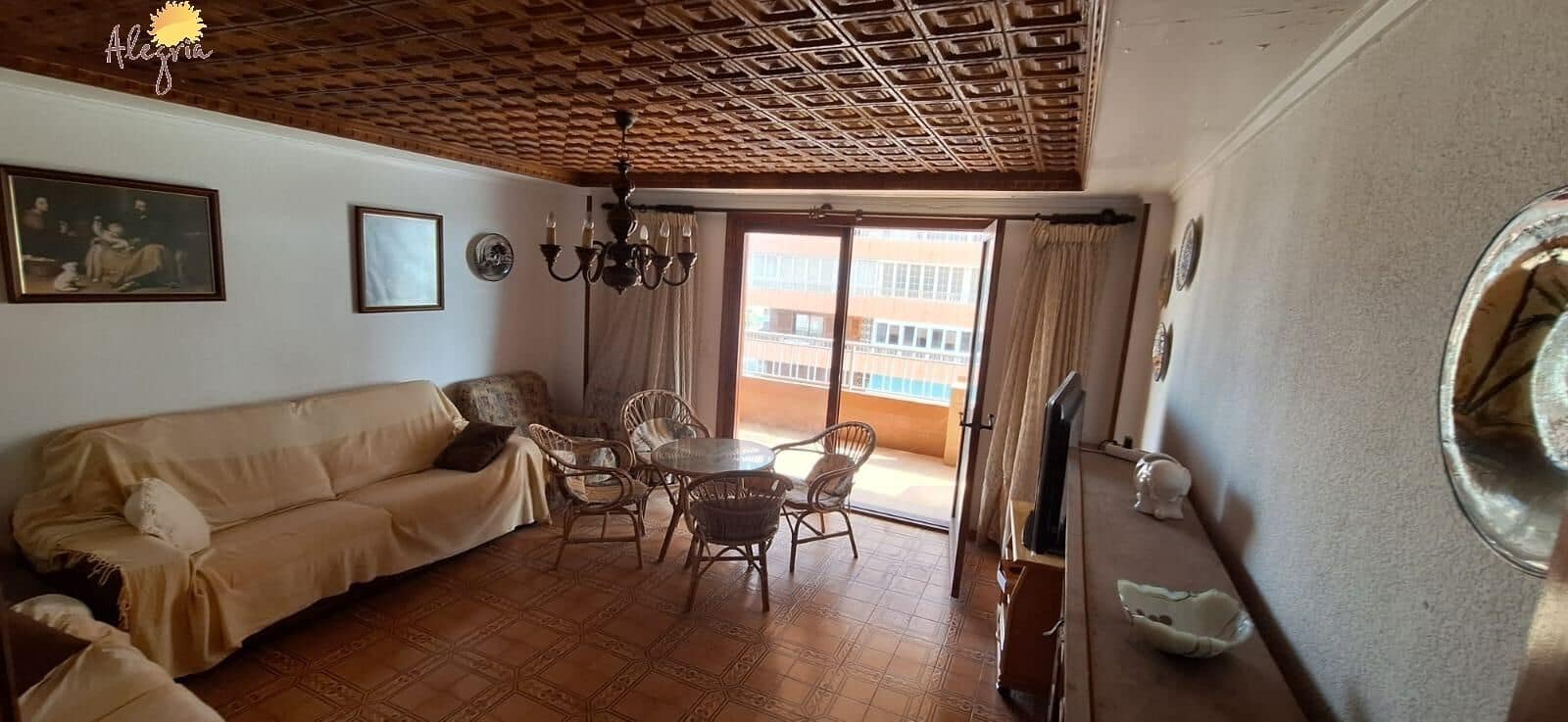 Piso de 3 habitaciones en Torrevieja en venta con garaje - 232.000 € (Ref: 9085245)