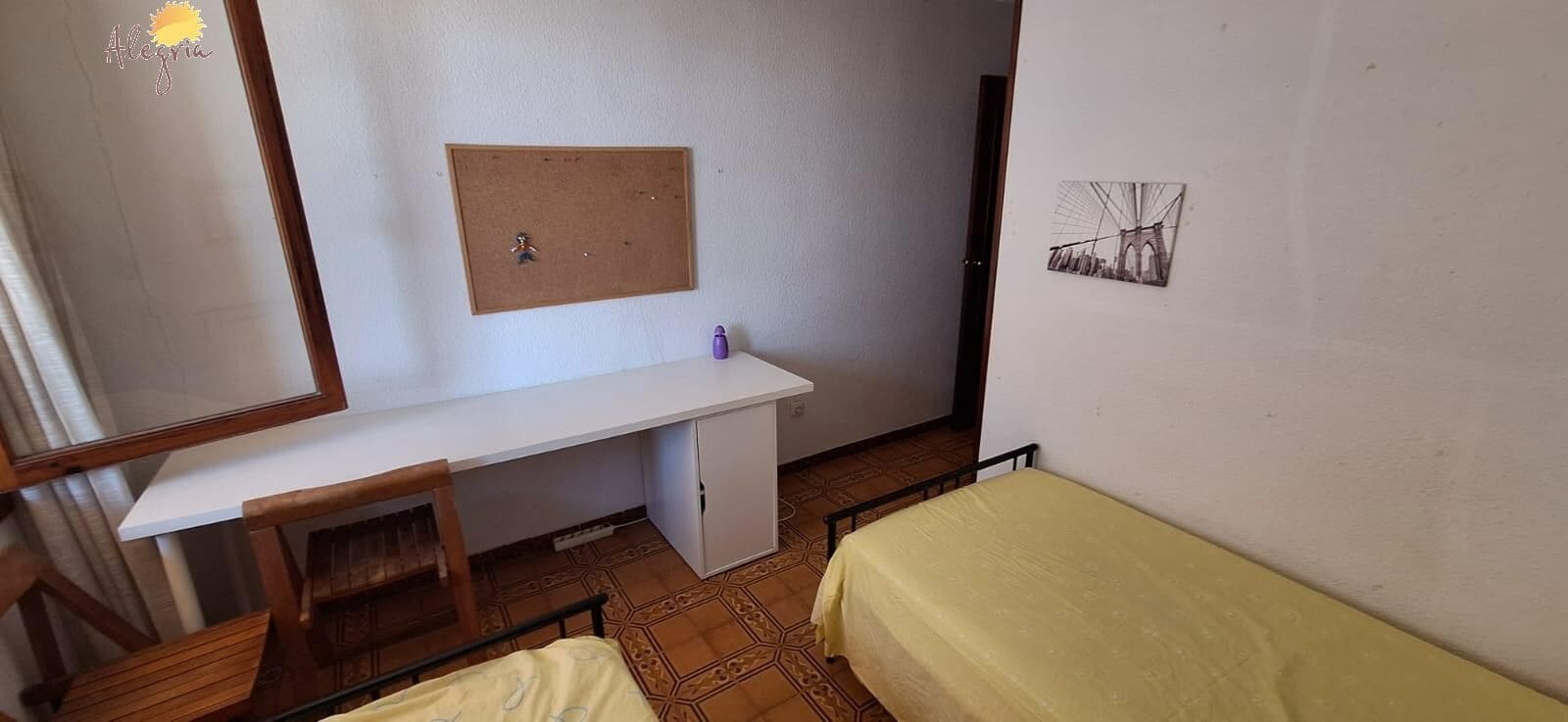 Piso de 3 habitaciones en Torrevieja en venta con garaje - 232.000 € (Ref: 9085245)