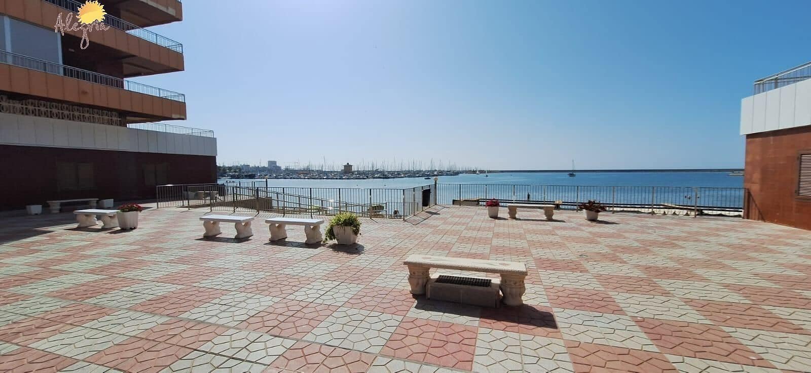 Piso de 3 habitaciones en Torrevieja en venta con garaje - 232.000 € (Ref: 9085245)
