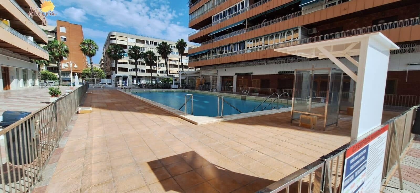 Piso de 3 habitaciones en Torrevieja en venta con garaje - 232.000 € (Ref: 9085245)