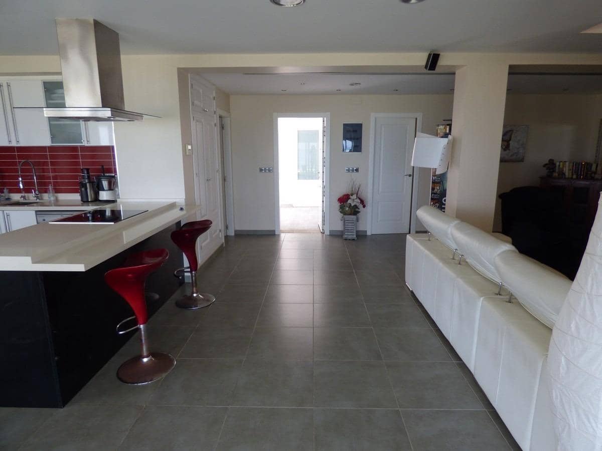 3 soveværelse Semi-Rækkehus til salg i Playa de San Juan med garage - € 899.999 (Ref: 9089746)