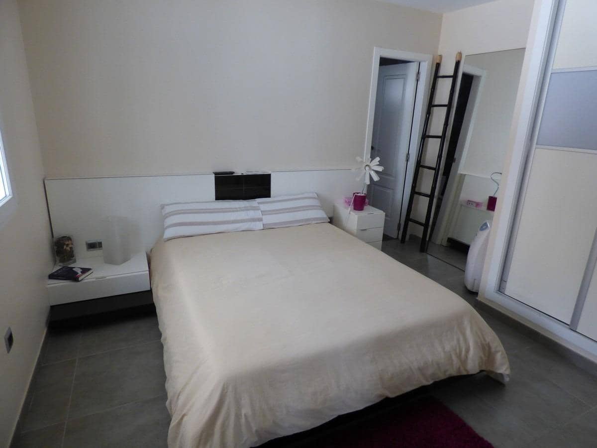 3 soveværelse Semi-Rækkehus til salg i Playa de San Juan med garage - € 899.999 (Ref: 9089746)