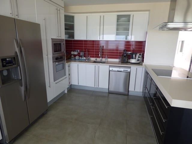 3 makuuhuone Paritalo myytävänä paikassa Playa de San Juan, Alicante kaupunki mukana 
autotalli - 899 999 € (Ref: 9089746)