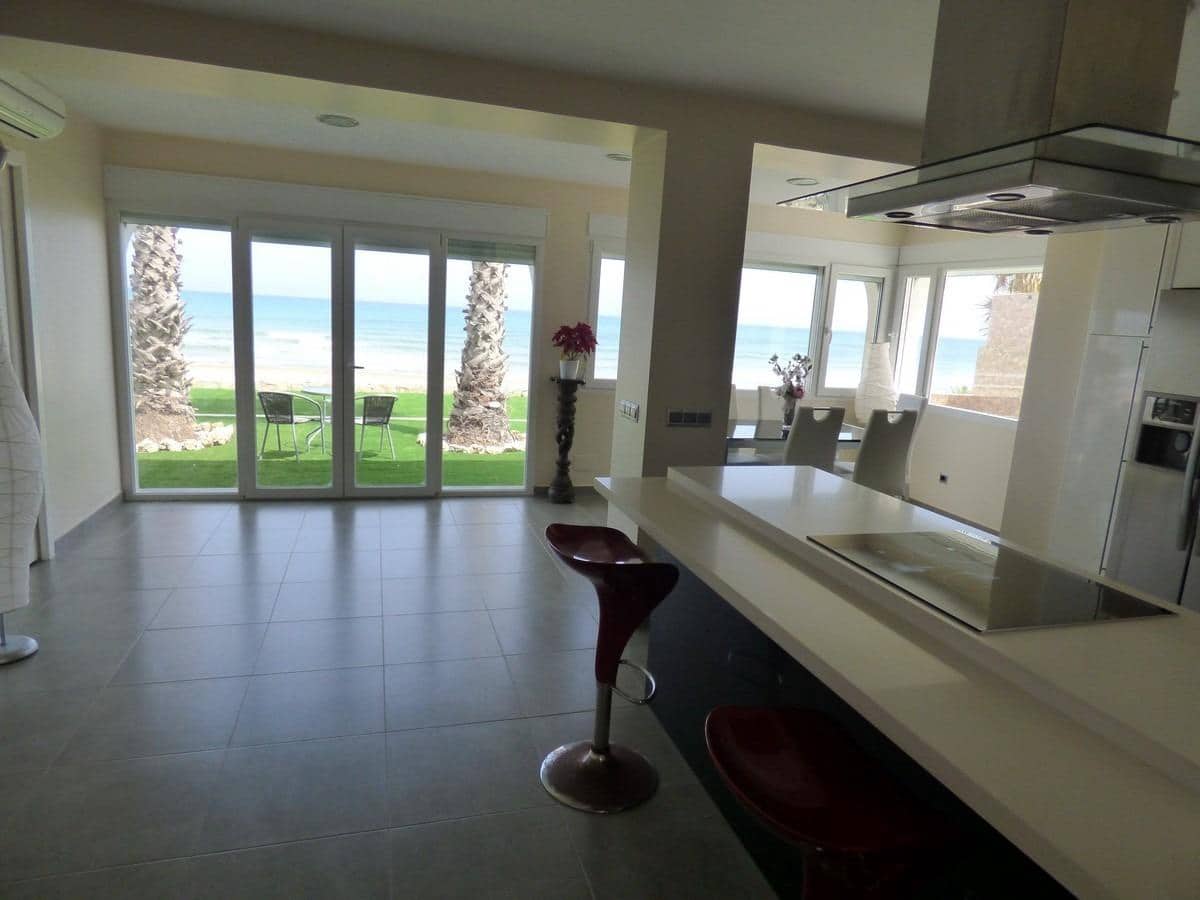 3 soveværelse Semi-Rækkehus til salg i Playa de San Juan med garage - € 899.999 (Ref: 9089746)