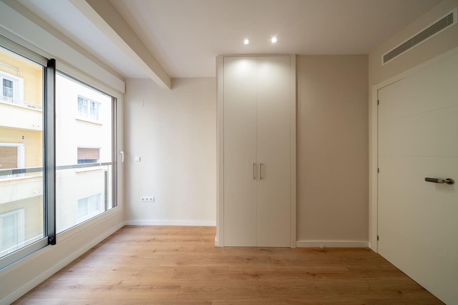 4 makuuhuone Asunto myytävänä paikassa Alicante kaupunki - 1 080 000 € (Ref: 9100704)