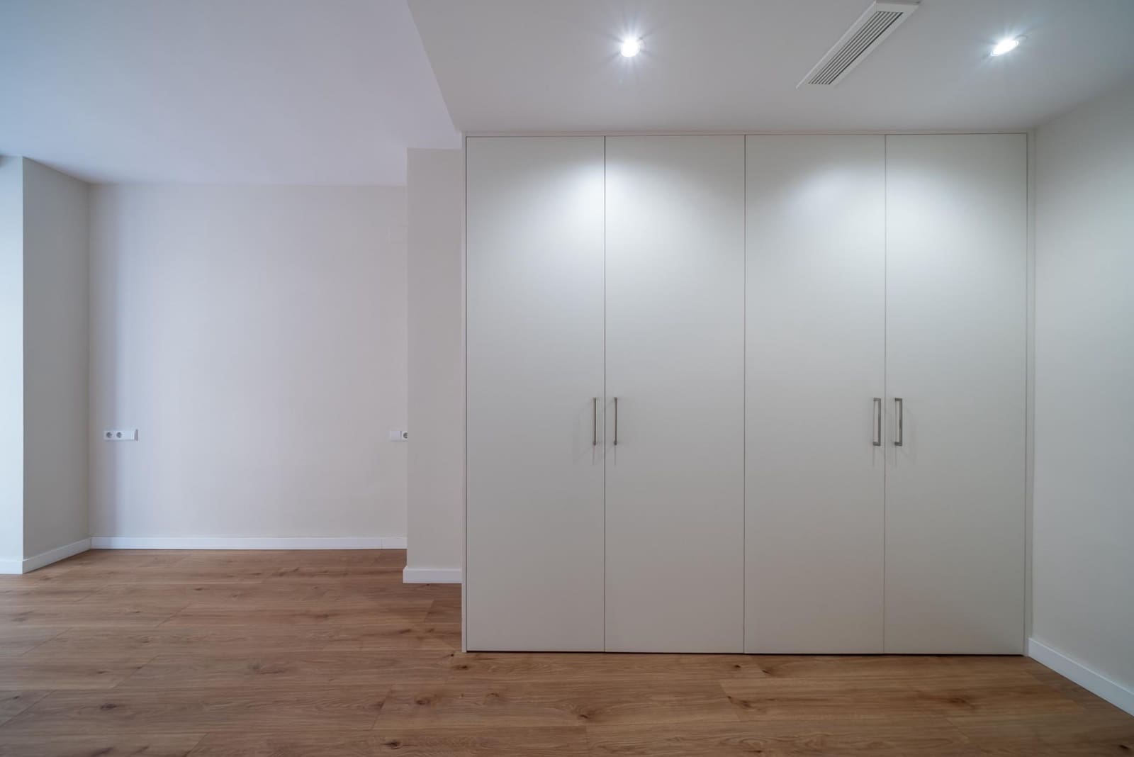 4 makuuhuone Asunto myytävänä paikassa Alicante kaupunki - 1 080 000 € (Ref: 9100704)