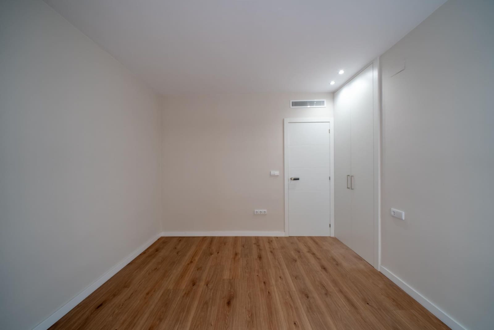 4 makuuhuone Asunto myytävänä paikassa Alicante kaupunki - 1 080 000 € (Ref: 9100704)