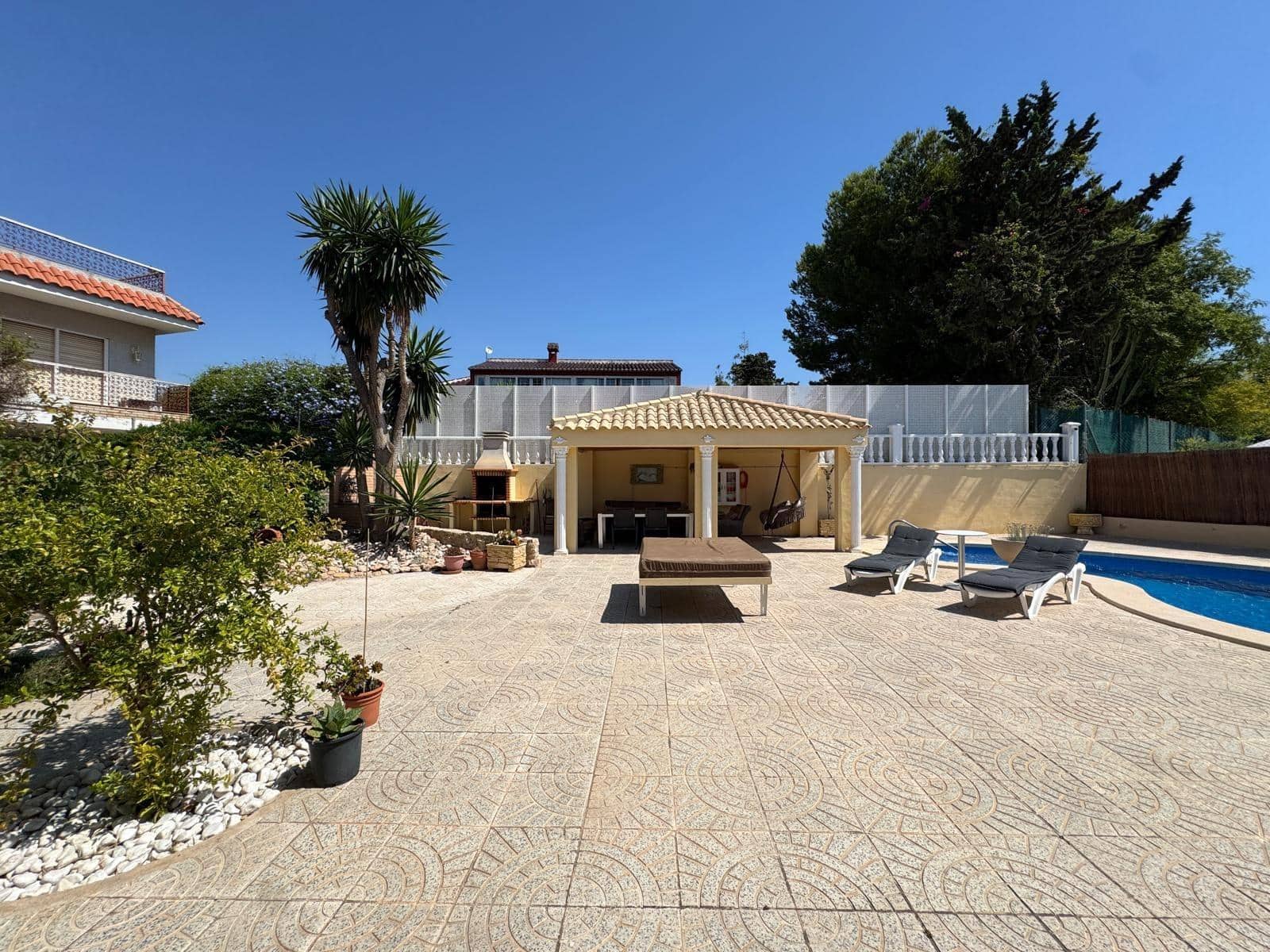 5 bedroom Villa for sale in Campoamor with pool - € 990,000 (Ref: 9100705)