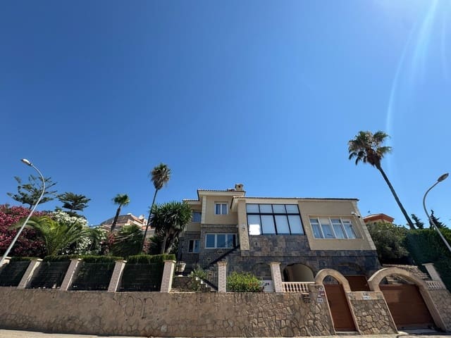 5 soveværelse Villa til salg i Campoamor, Orihuela med swimmingpool - € 990.000 (Ref: 9100705)