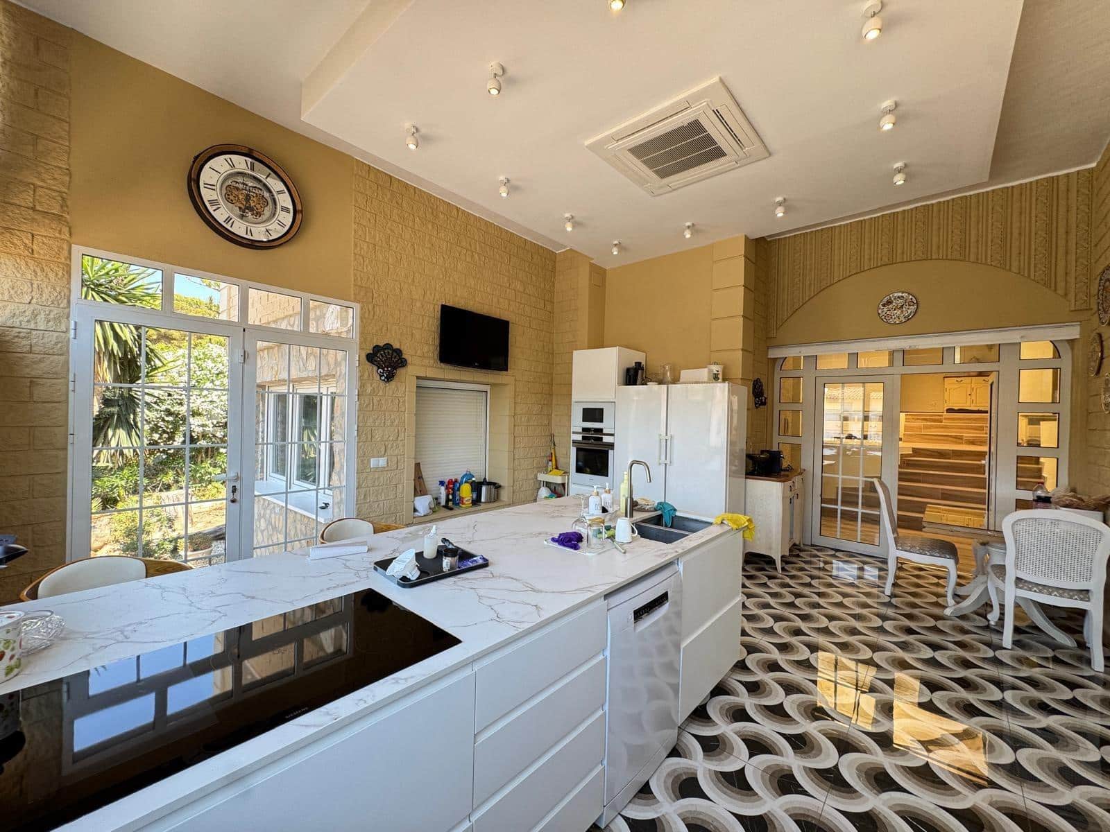 5 bedroom Villa for sale in Campoamor with pool - € 990,000 (Ref: 9100705)