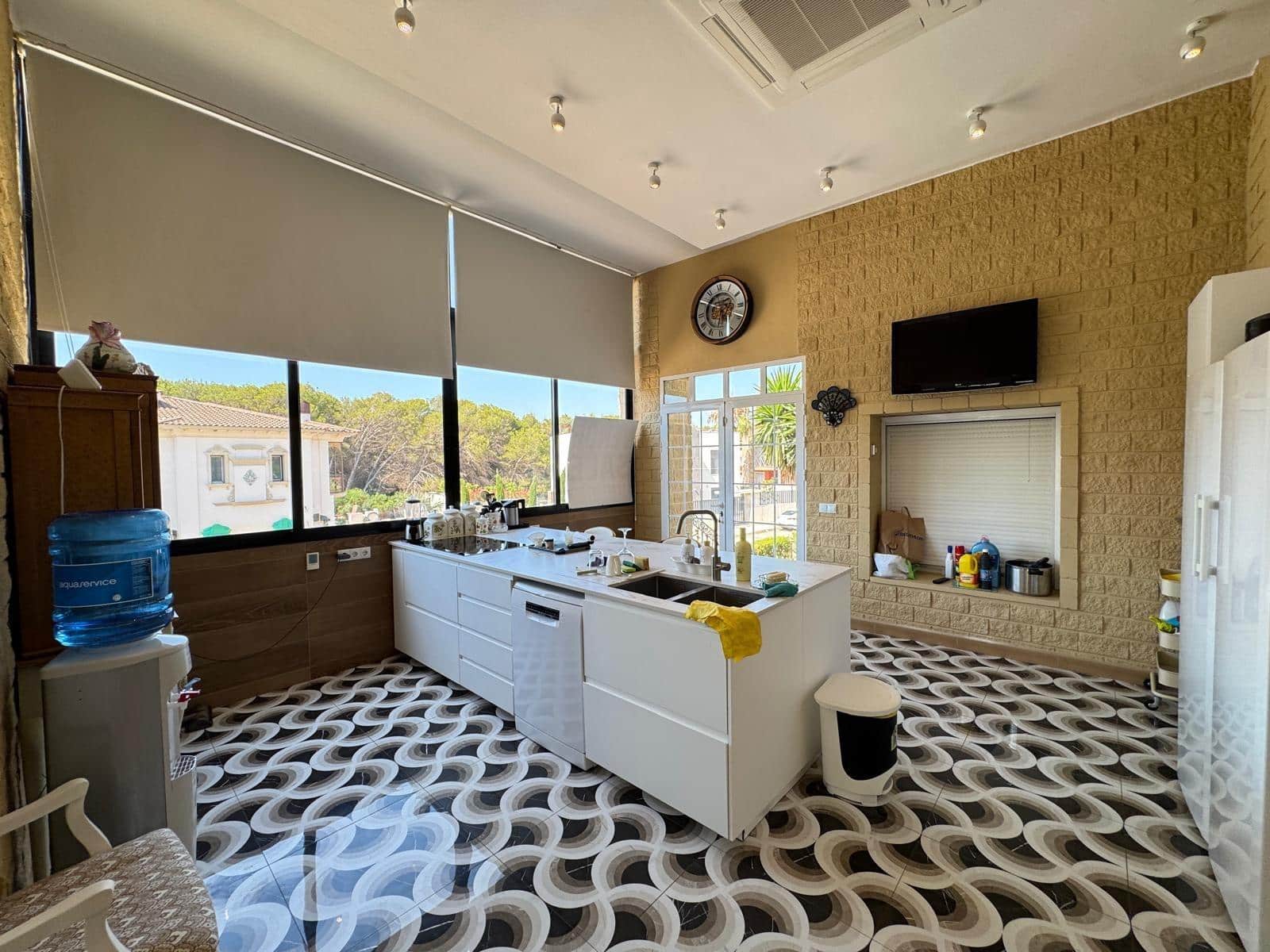 5 bedroom Villa for sale in Campoamor with pool - € 990,000 (Ref: 9100705)