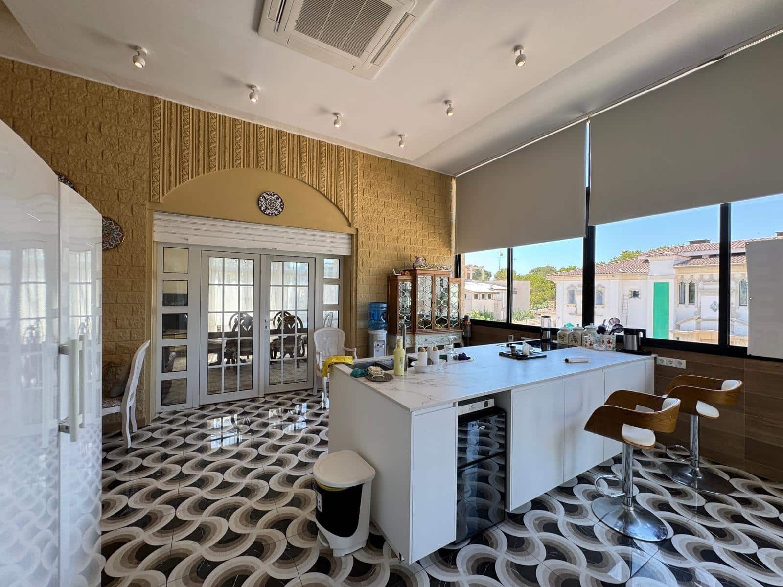 5 bedroom Villa for sale in Campoamor with pool - € 990,000 (Ref: 9100705)