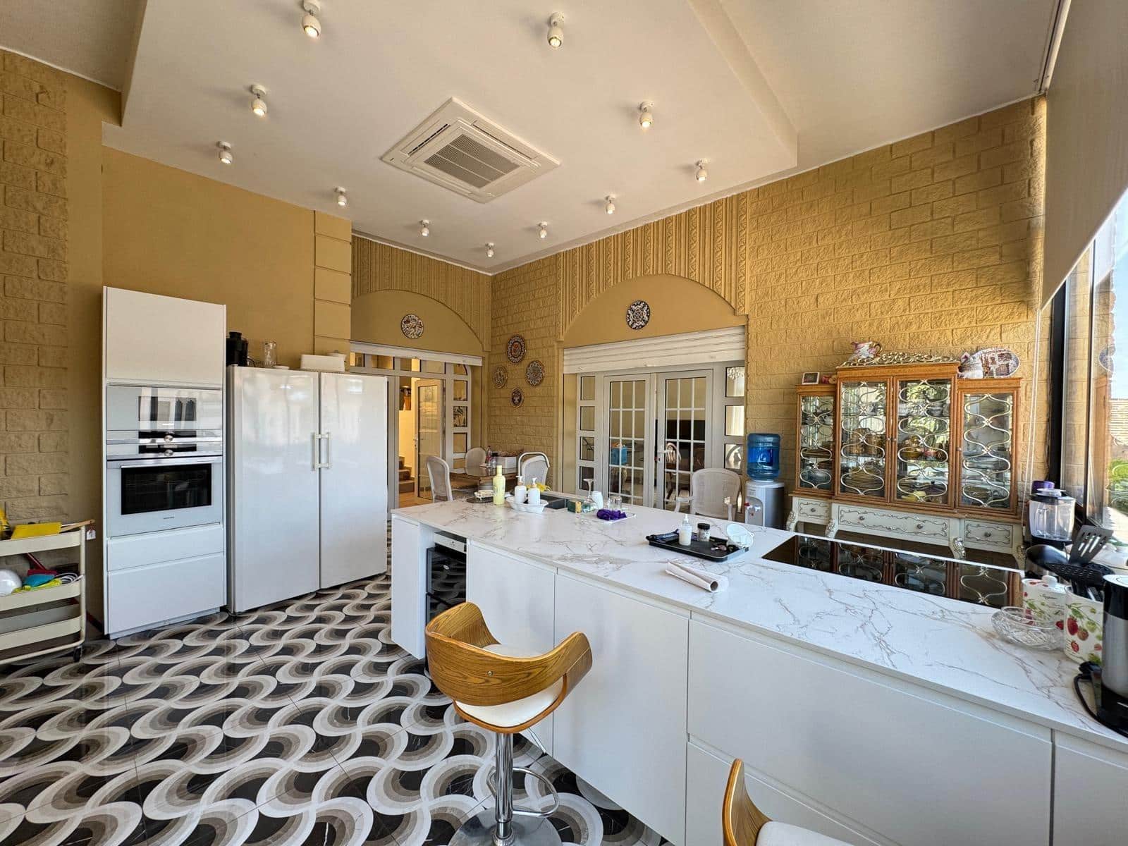 5 bedroom Villa for sale in Campoamor with pool - € 990,000 (Ref: 9100705)