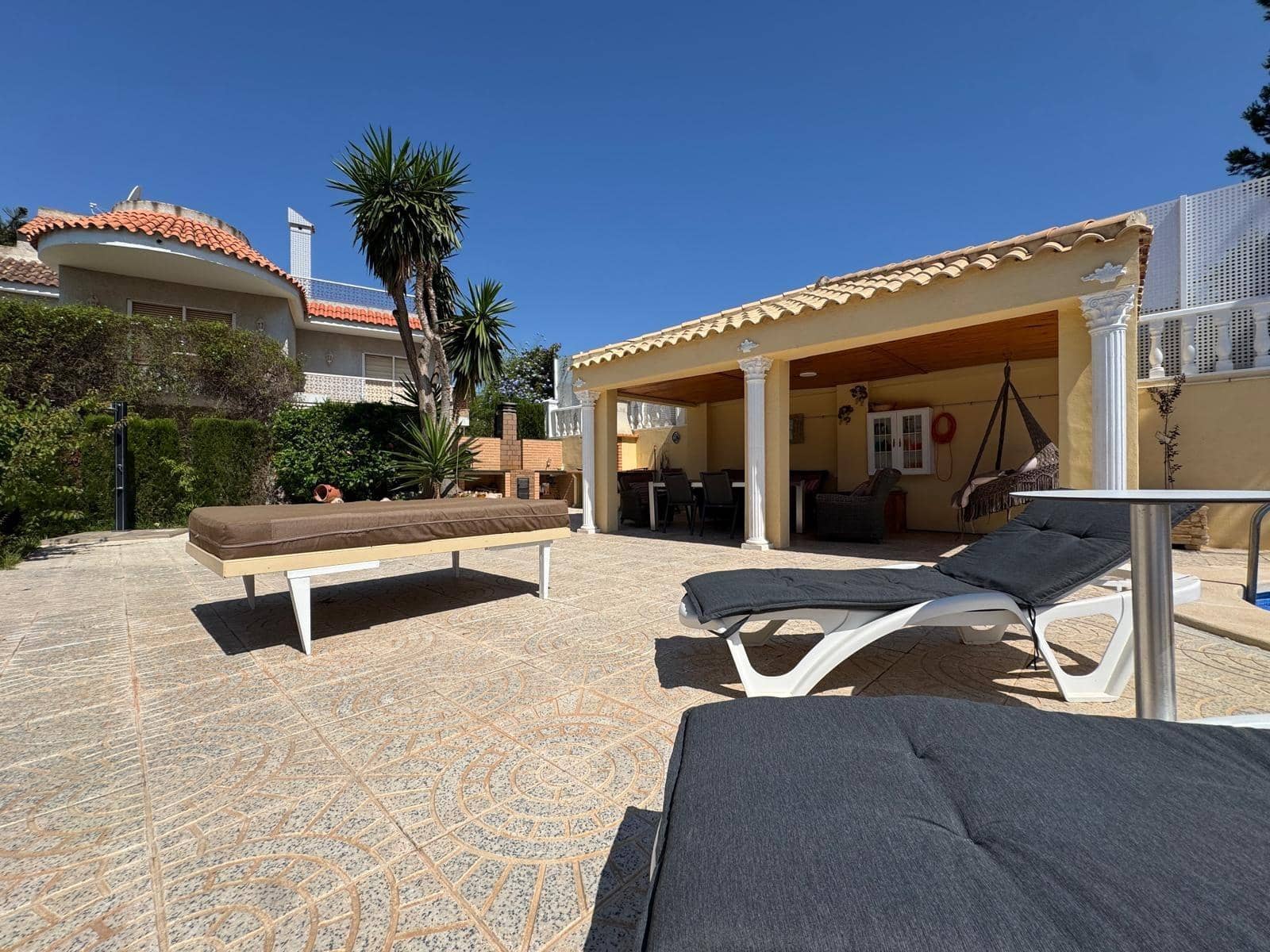 5 bedroom Villa for sale in Campoamor with pool - € 990,000 (Ref: 9100705)