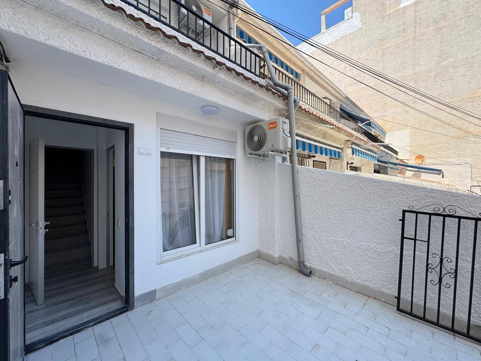 2 soveværelse Bungalow til salg i Torrevieja - € 165.000 (Ref: 9100707)