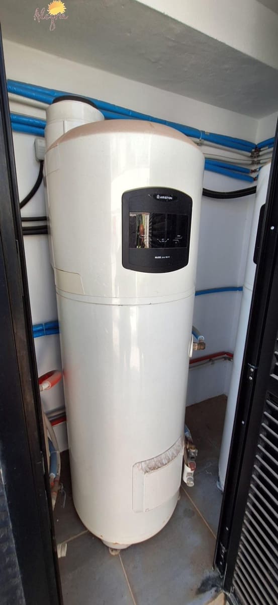 3 bedroom Flat for sale in Torrevieja with garage - € 369,950 (Ref: 9102851)