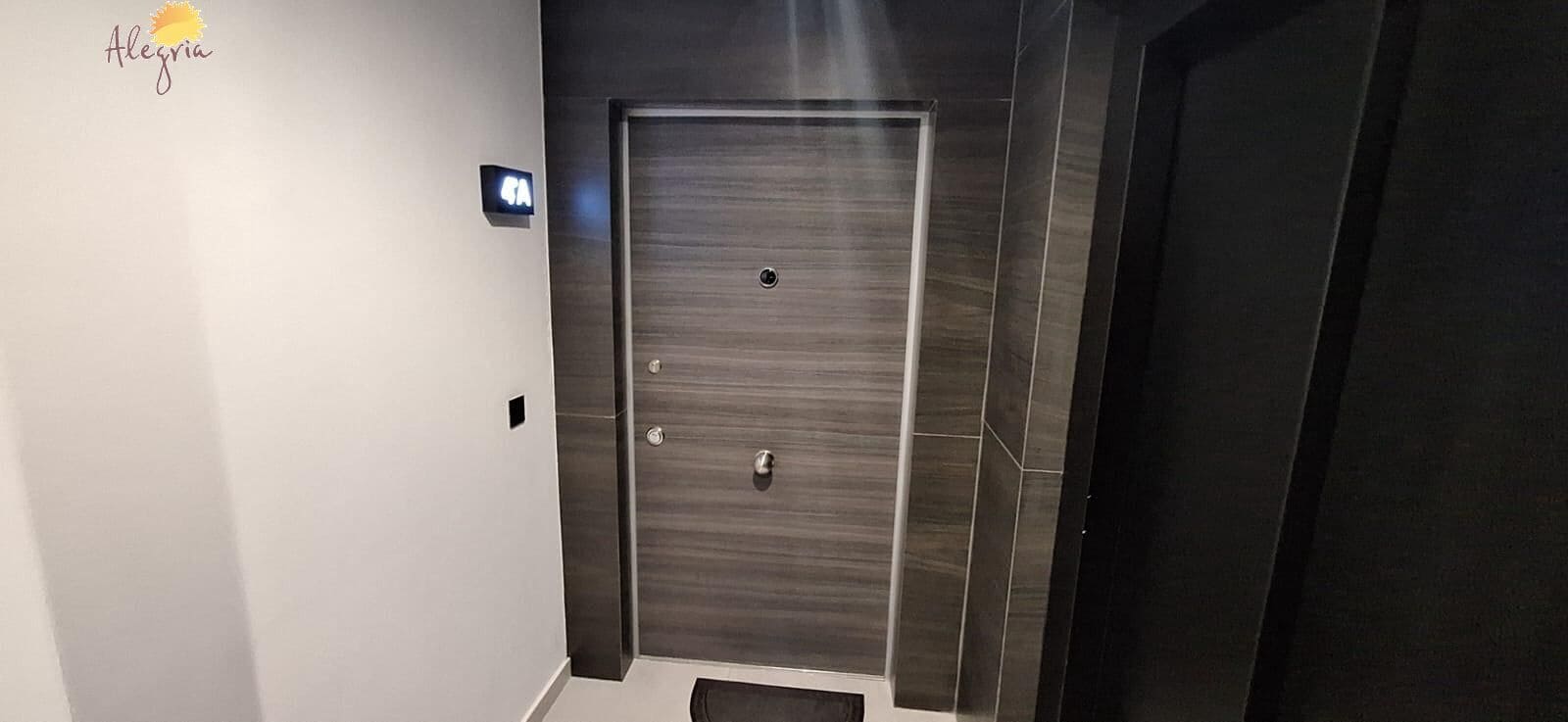 3 bedroom Flat for sale in Torrevieja with garage - € 369,950 (Ref: 9102851)