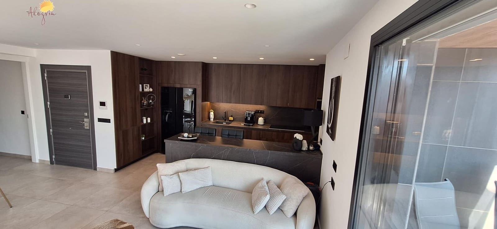 3 bedroom Flat for sale in Torrevieja with garage - € 369,950 (Ref: 9102851)