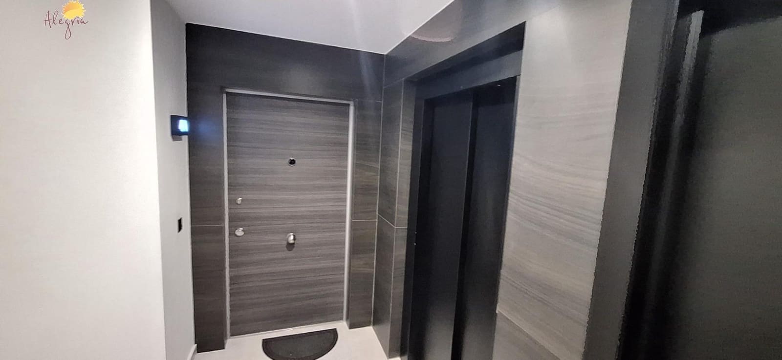 3 bedroom Flat for sale in Torrevieja with garage - € 369,950 (Ref: 9102851)