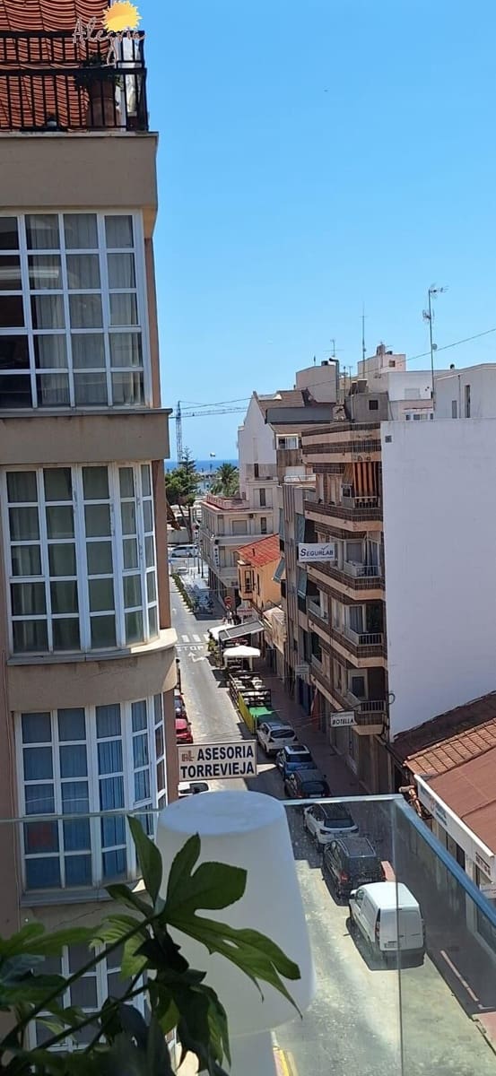 3 bedroom Flat for sale in Torrevieja with garage - € 369,950 (Ref: 9102851)