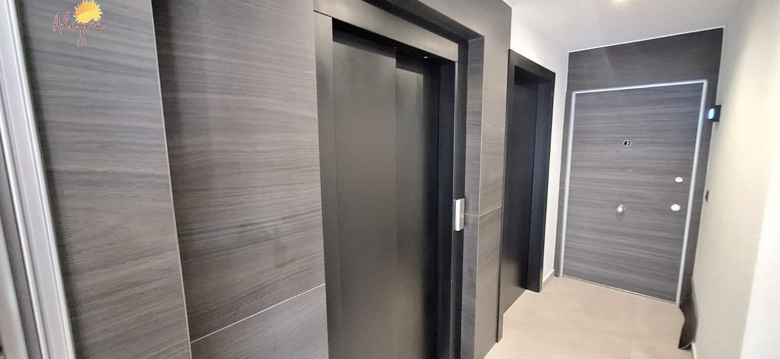 3 bedroom Flat for sale in Torrevieja with garage - € 369,950 (Ref: 9102851)