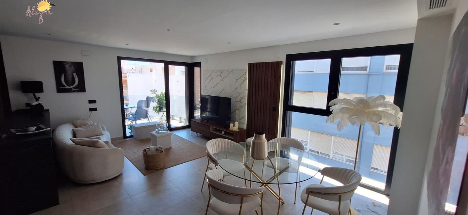 3 bedroom Flat for sale in Torrevieja with garage - € 369,950 (Ref: 9102851)