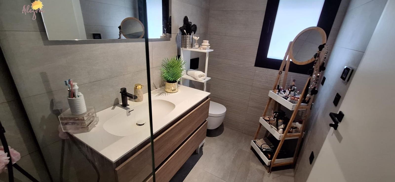 3 bedroom Flat for sale in Torrevieja with garage - € 369,950 (Ref: 9102851)