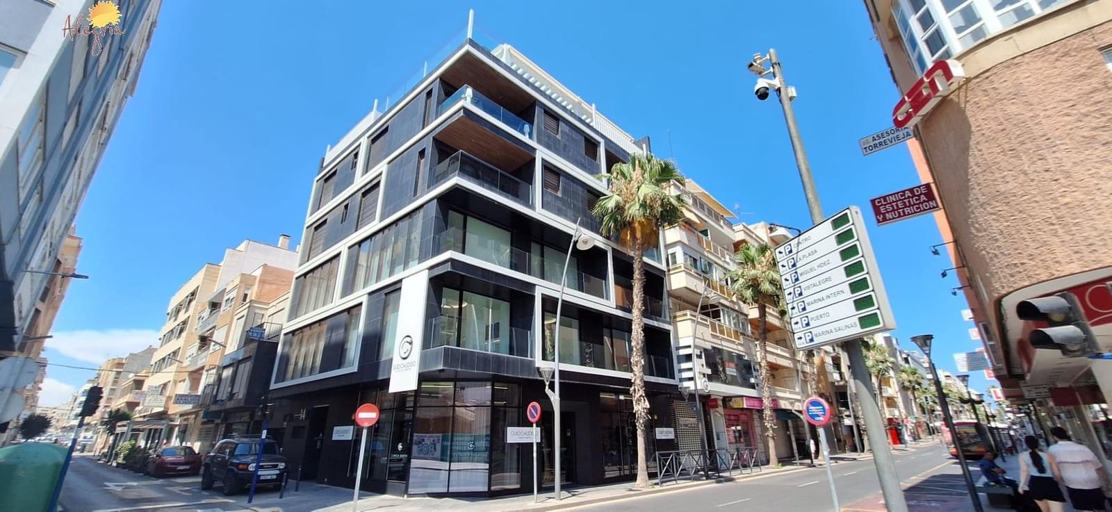 3 bedroom Flat for sale in Torrevieja with garage - € 369,950 (Ref: 9102851)