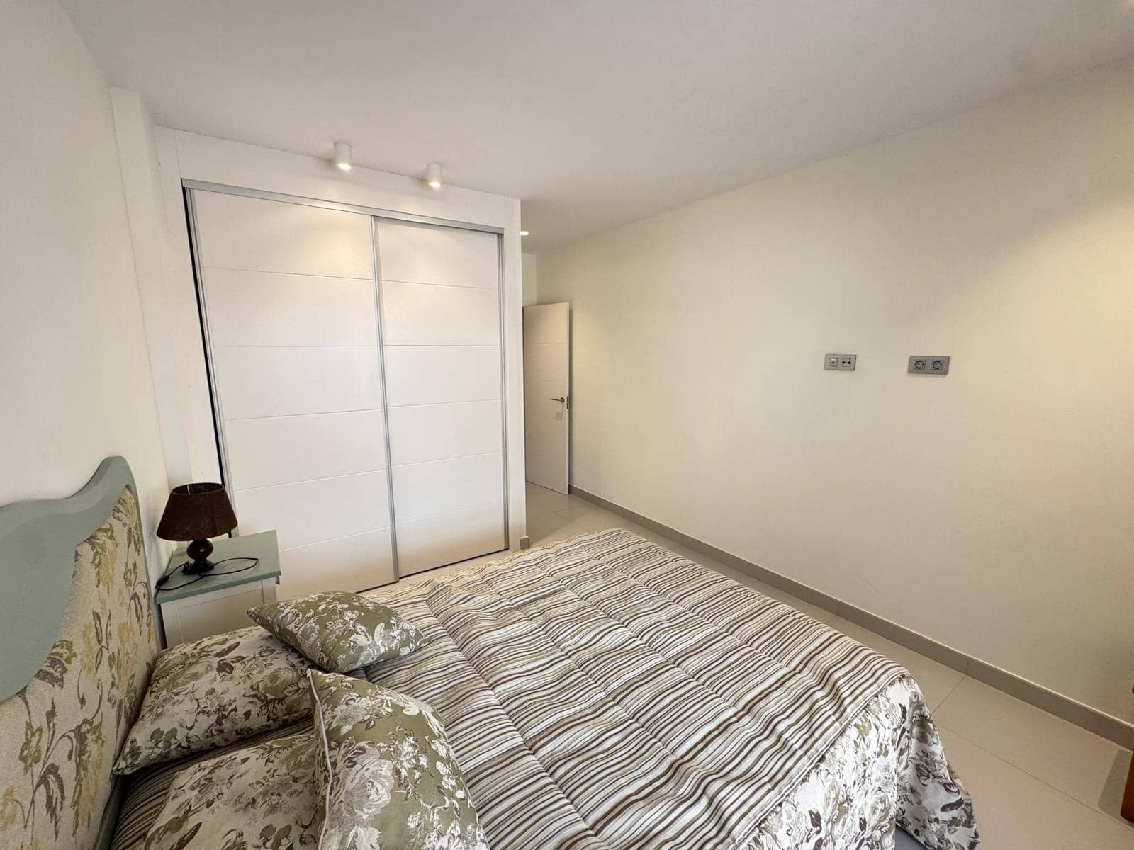 3 soveværelse Lejlighed til salg i Torrevieja med swimmingpool - € 349.900 (Ref: 9102853)